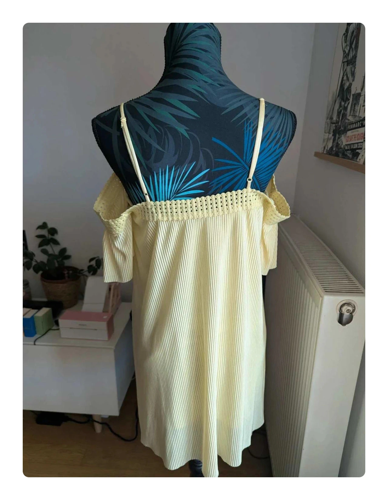 Robe GUESS geel boter schouders ontbloot maat S – photo 2